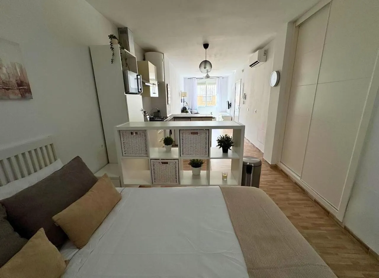 The Central Modern Studio Benalmádena 0*,